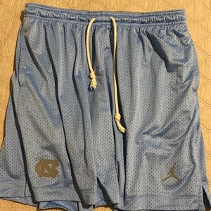 Jordan (Nike) UNC reversible shorts. Men’s Large. Excellent used condition.